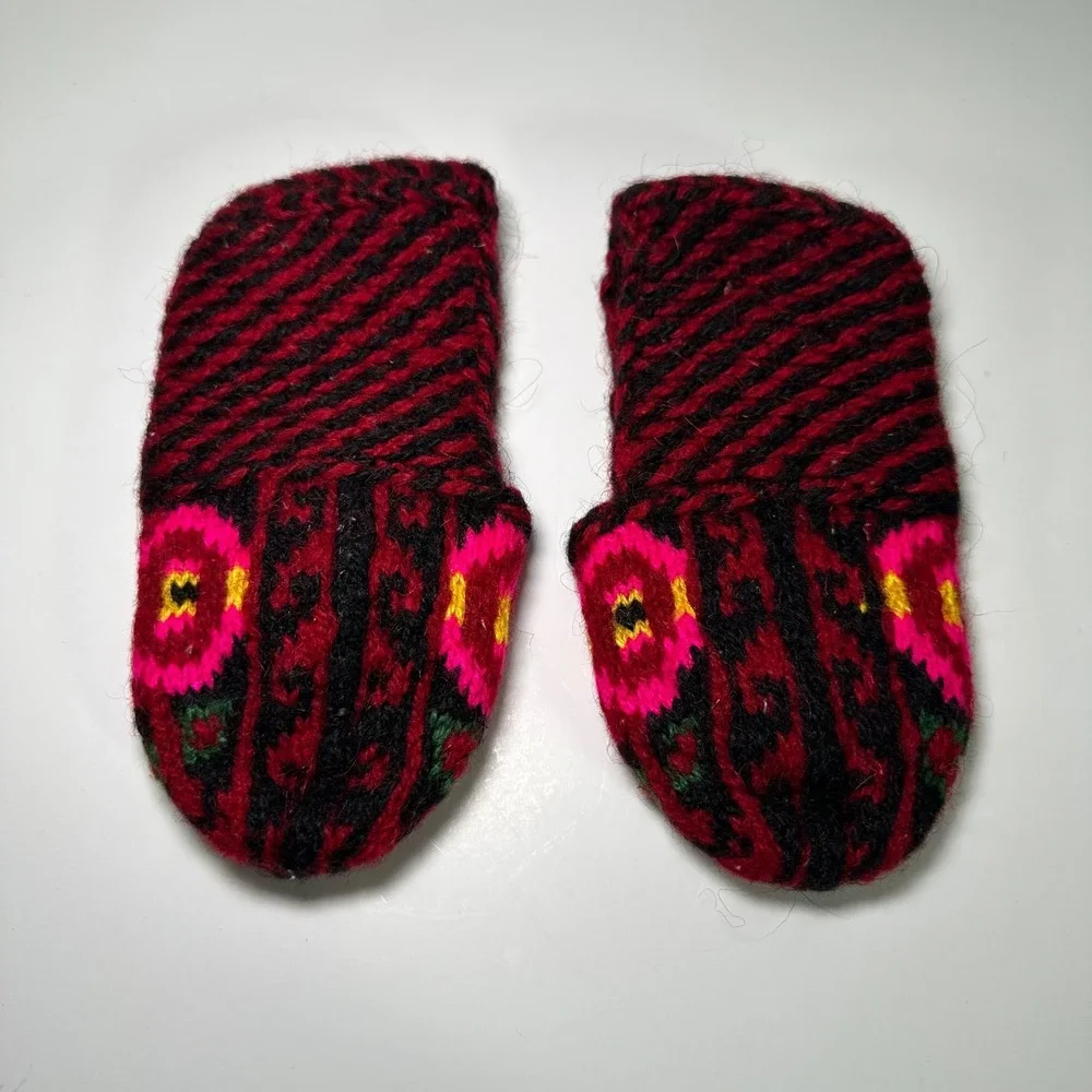 Handmade Wool Knit Slippers Red Black‎ Floral Folk Art Cozy Loungewear
